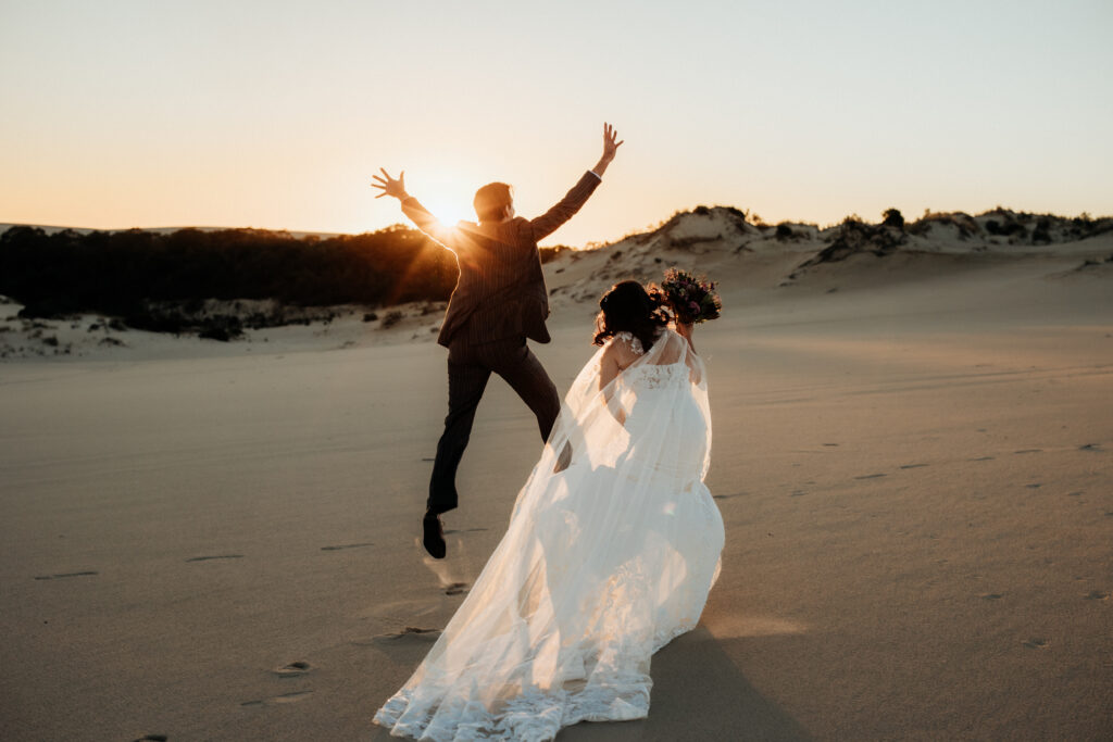 Elope on the Yeagarup Dunes