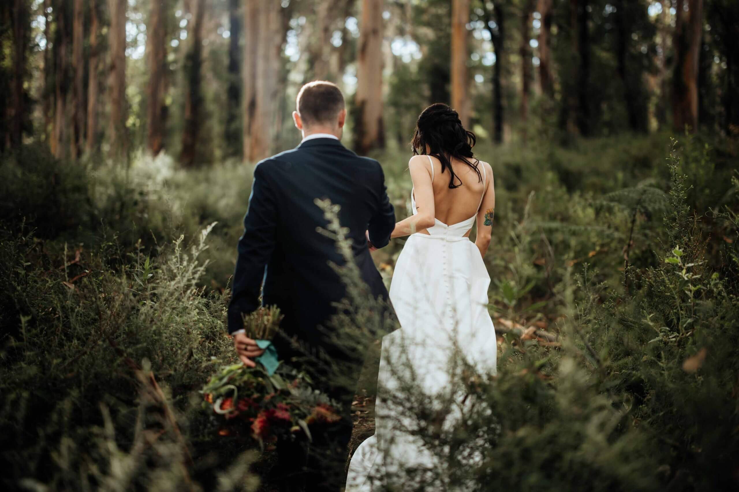 how many people should you invite to your elopement
